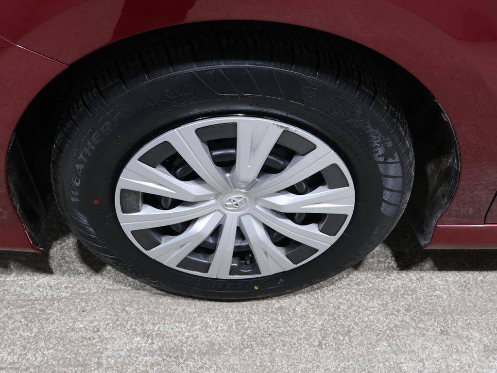 used 2018 Toyota Camry Hybrid car, priced at $18,492