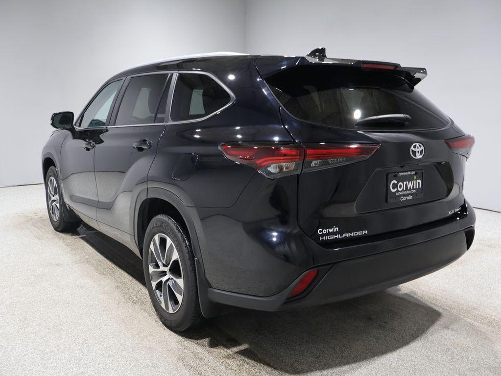 used 2024 Toyota Highlander car, priced at $35,998
