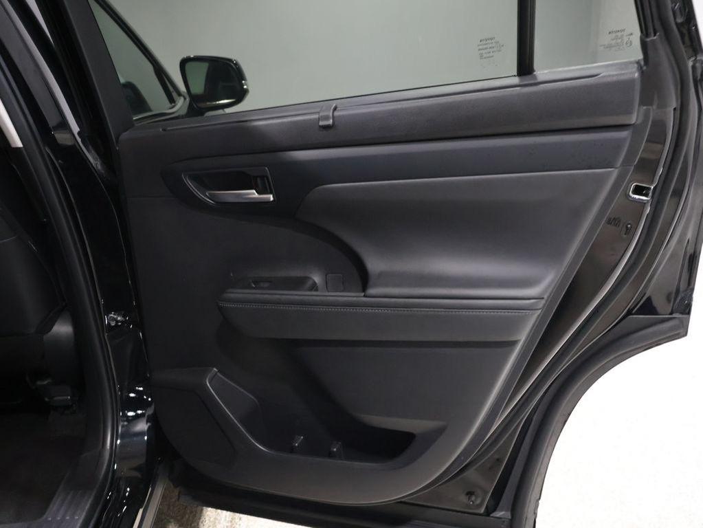 used 2024 Toyota Highlander car, priced at $35,998