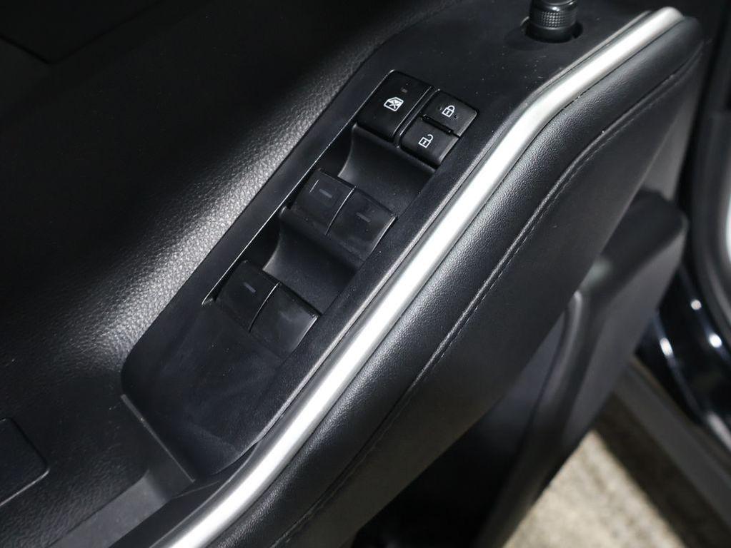 used 2024 Toyota Highlander car, priced at $35,998