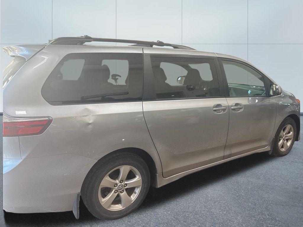 used 2018 Toyota Sienna car