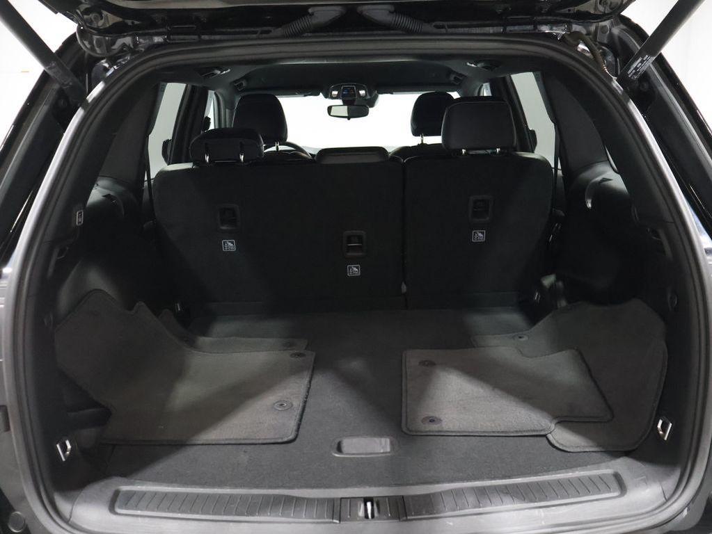 used 2024 Jeep Grand Cherokee car, priced at $30,654