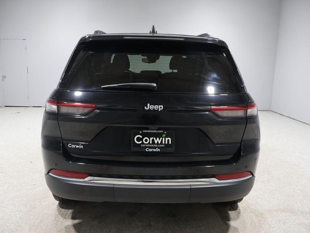used 2024 Jeep Grand Cherokee car, priced at $30,654