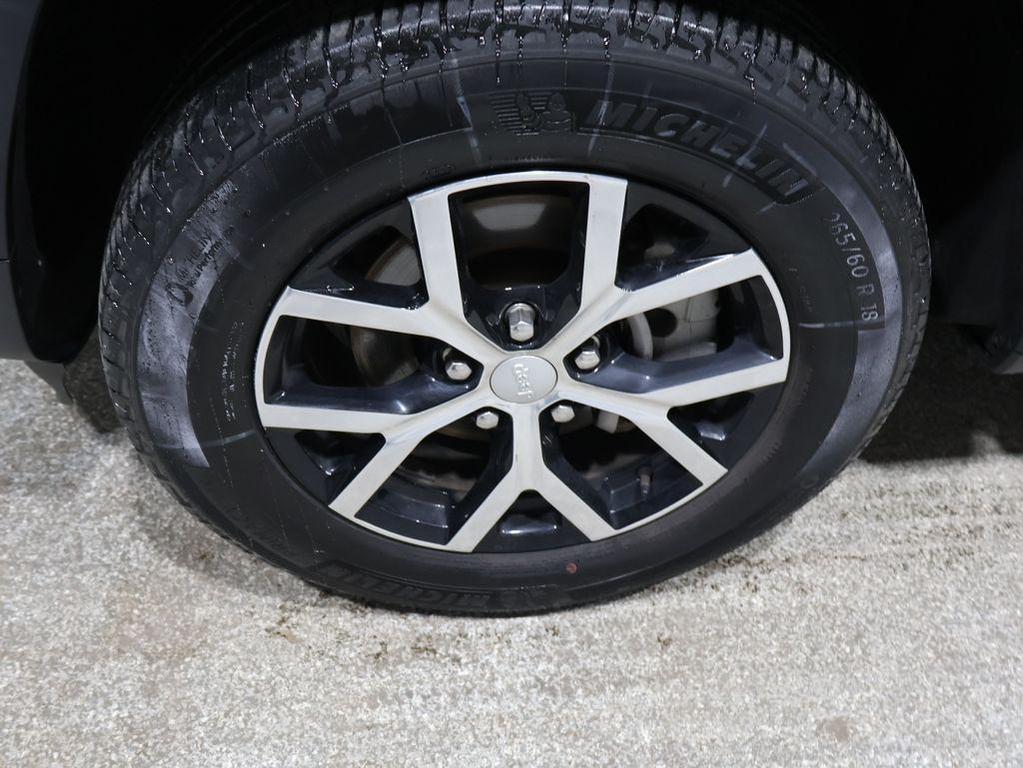 used 2024 Jeep Grand Cherokee car, priced at $30,654