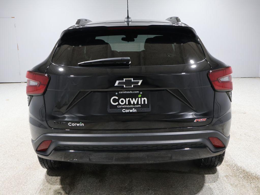 used 2024 Chevrolet Trax car, priced at $20,939