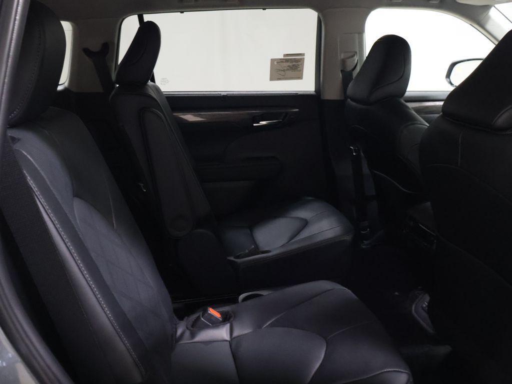 new 2026 Toyota Highlander car, priced at $55,283