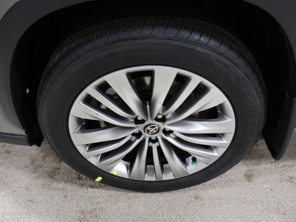new 2026 Toyota Highlander car, priced at $55,283
