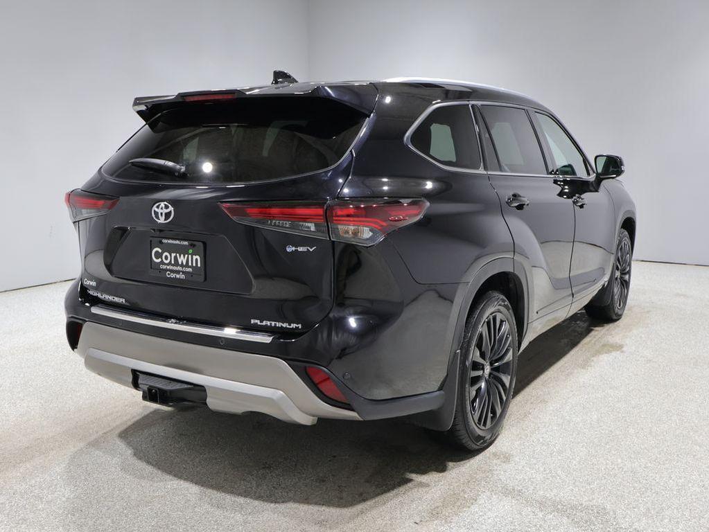 used 2025 Toyota Highlander Hybrid car, priced at $53,400