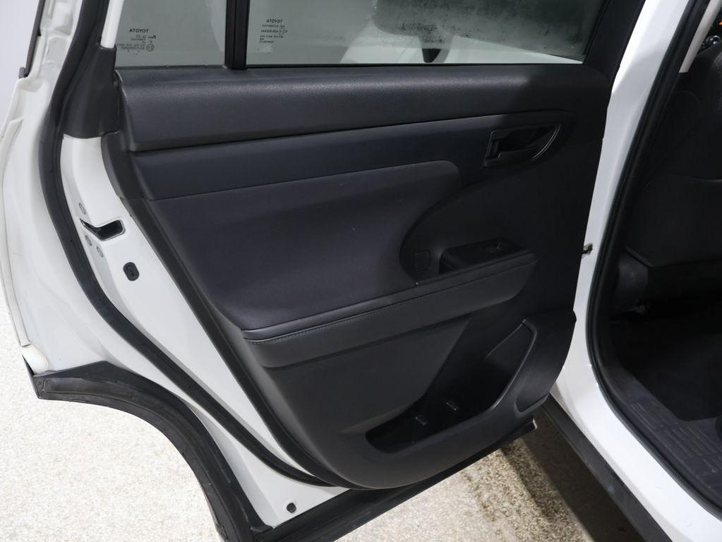 used 2022 Toyota Highlander Hybrid car, priced at $27,902