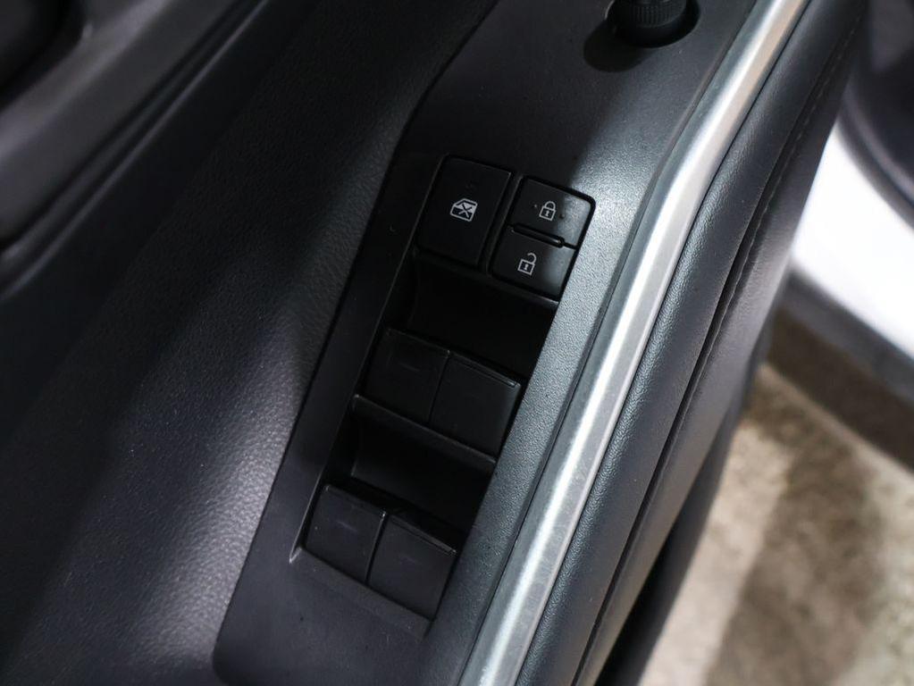 used 2022 Toyota Highlander Hybrid car, priced at $27,902