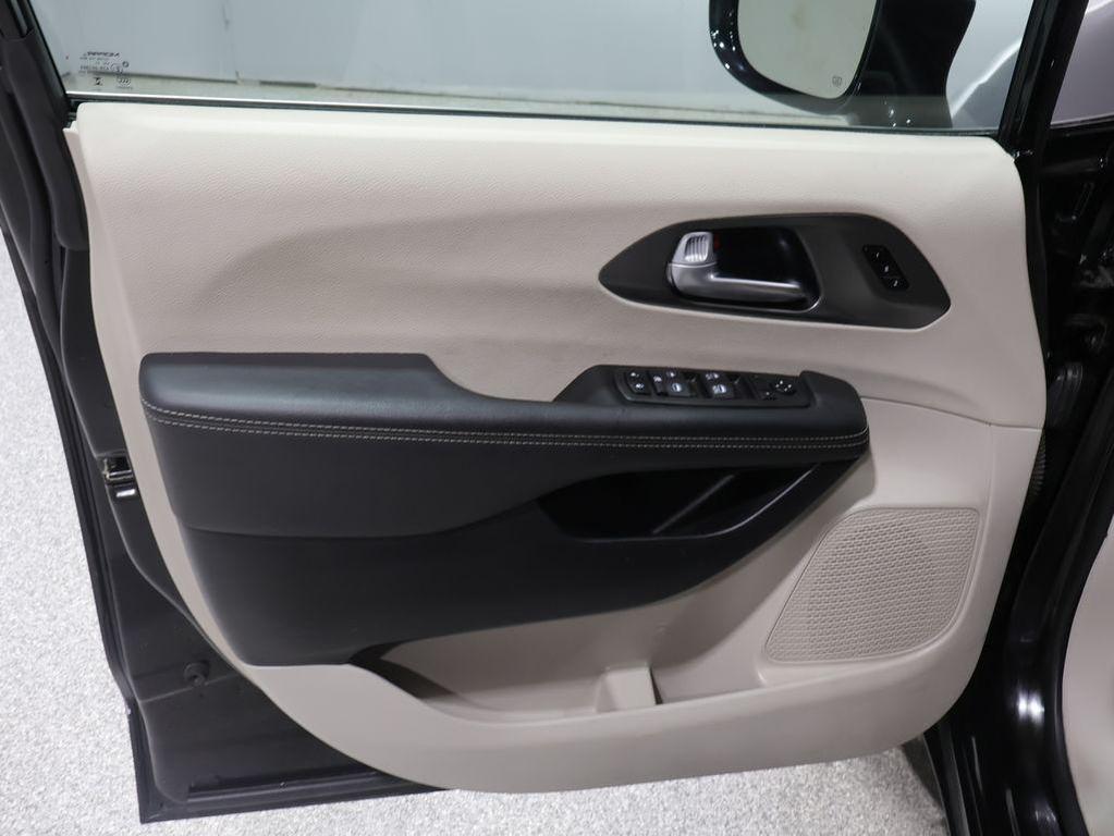 used 2024 Chrysler Pacifica car, priced at $26,247