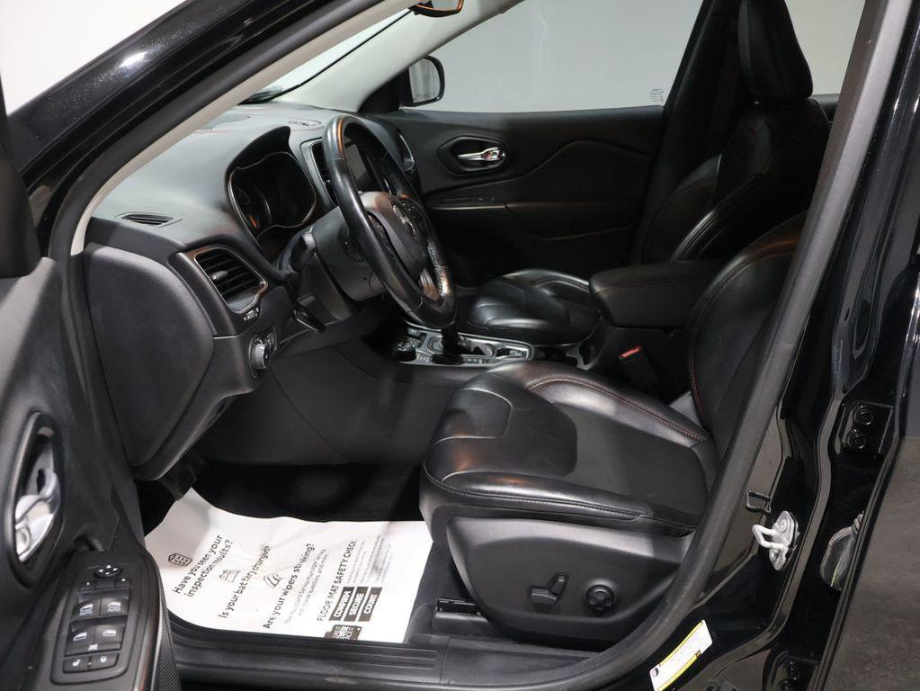 used 2020 Jeep Cherokee car, priced at $14,921