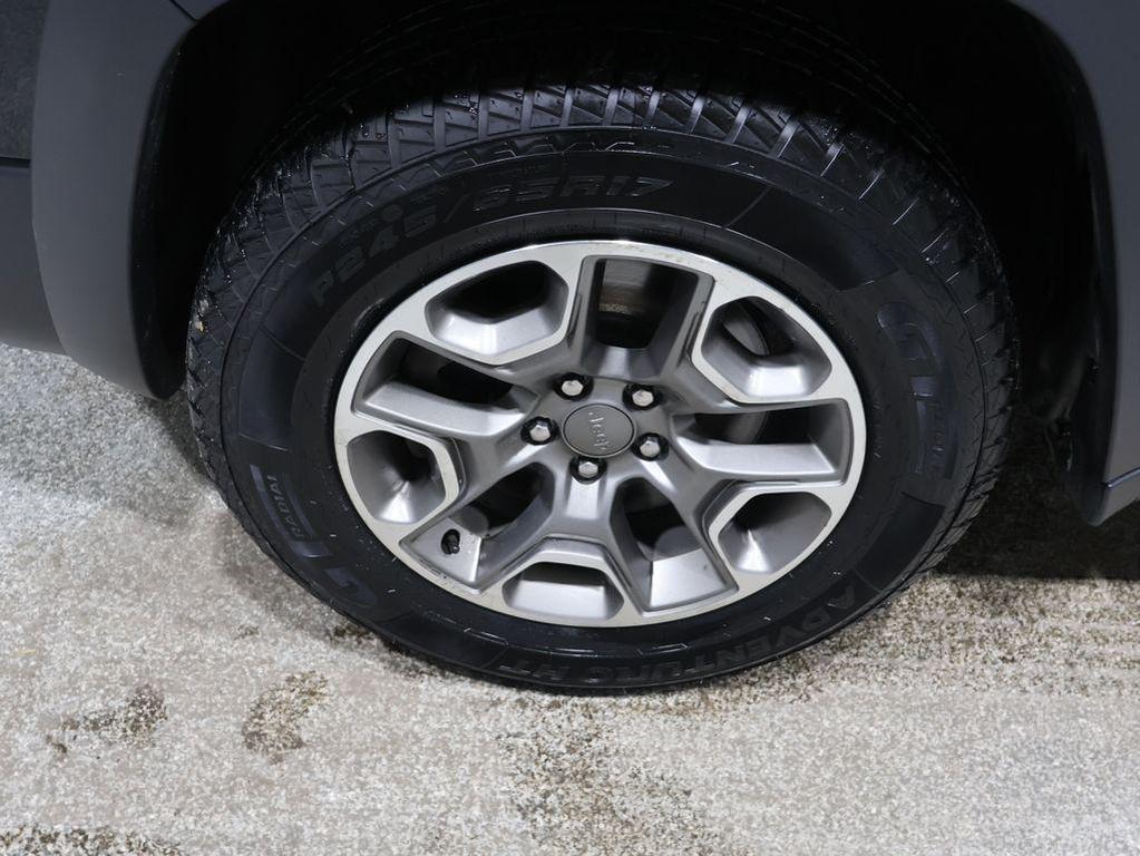 used 2020 Jeep Cherokee car, priced at $14,921