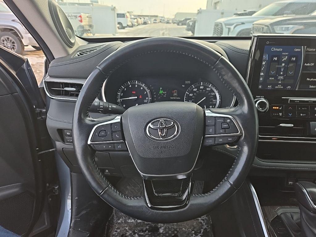 used 2020 Toyota Highlander car, priced at $34,941