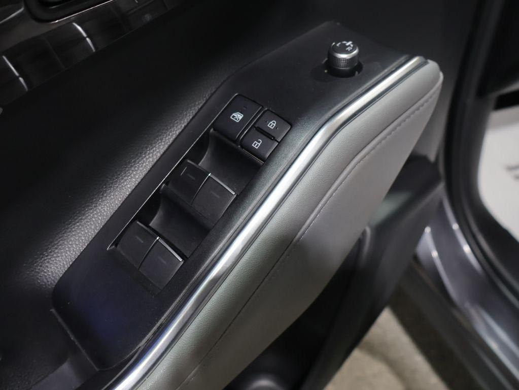 used 2022 Toyota Highlander car, priced at $32,866