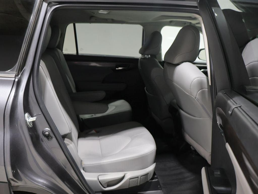 used 2022 Toyota Highlander car, priced at $32,866