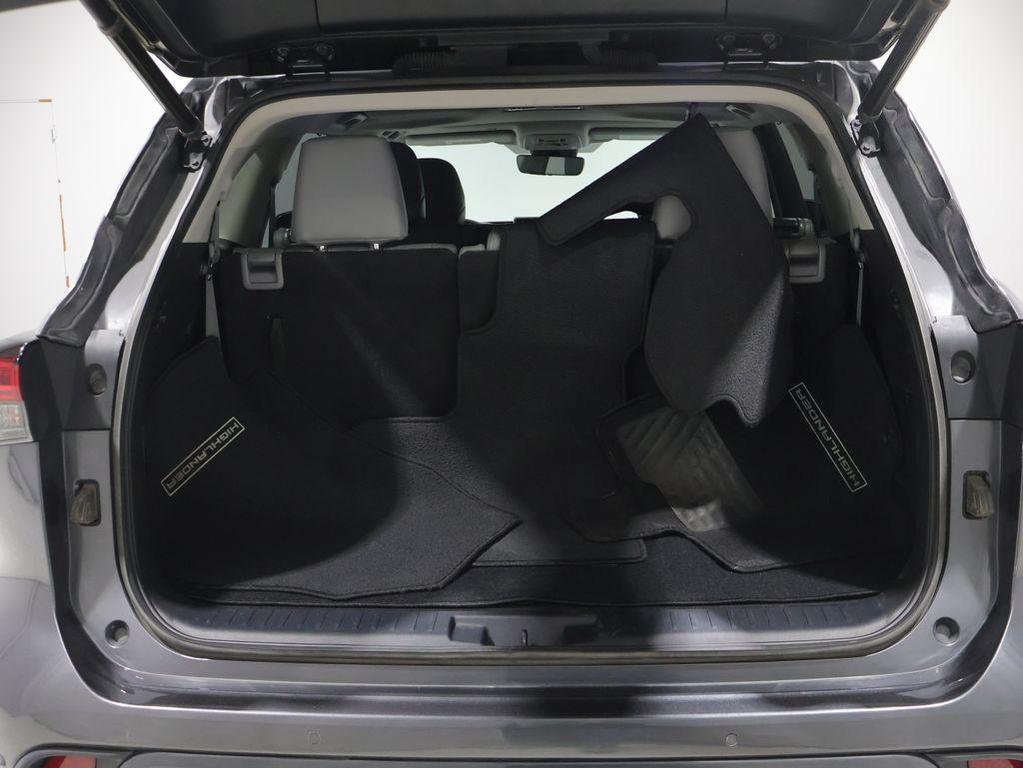 used 2022 Toyota Highlander car, priced at $32,866