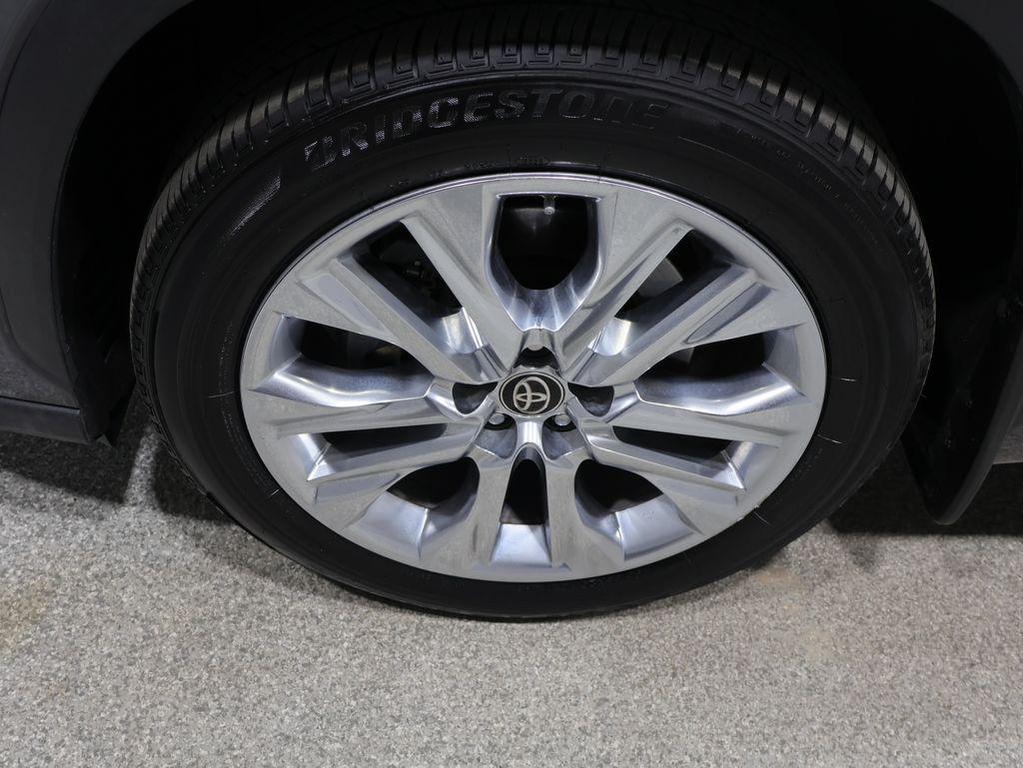used 2022 Toyota Highlander car, priced at $32,866