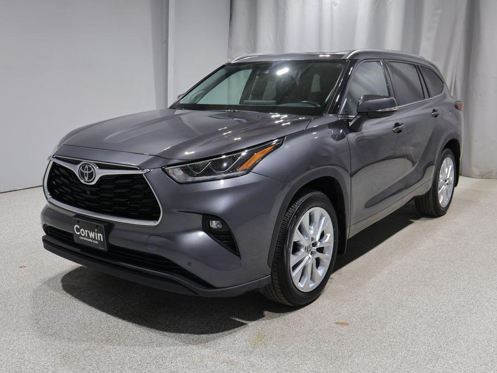 used 2022 Toyota Highlander car, priced at $32,866