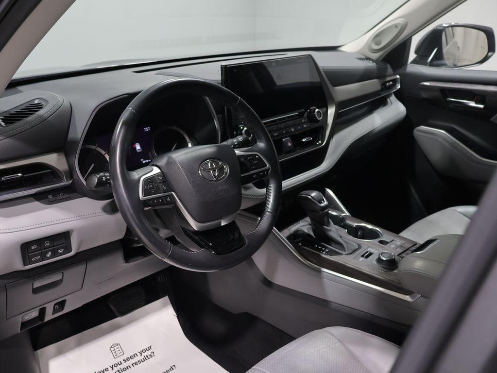 used 2022 Toyota Highlander car, priced at $32,866