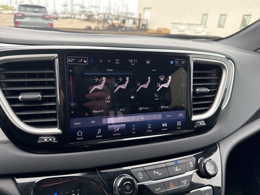 used 2023 Chrysler Pacifica car, priced at $27,487