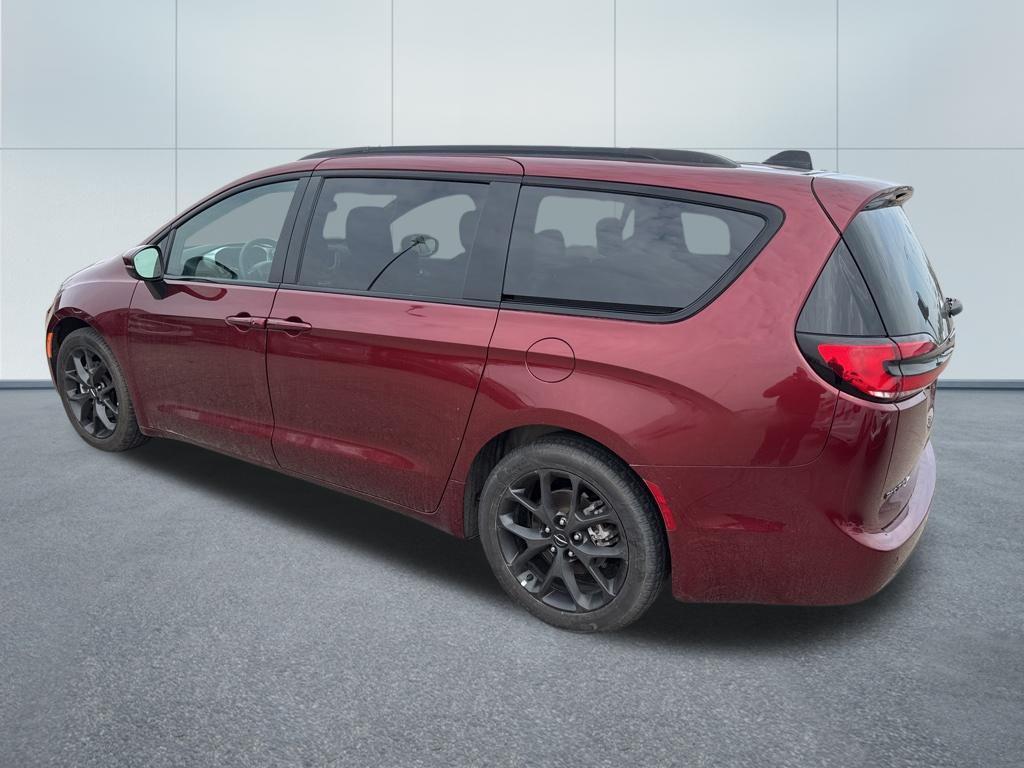 used 2023 Chrysler Pacifica car, priced at $27,487