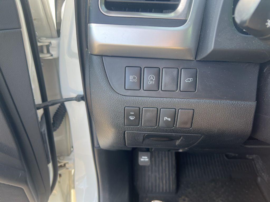 used 2019 Toyota Highlander car, priced at $25,922