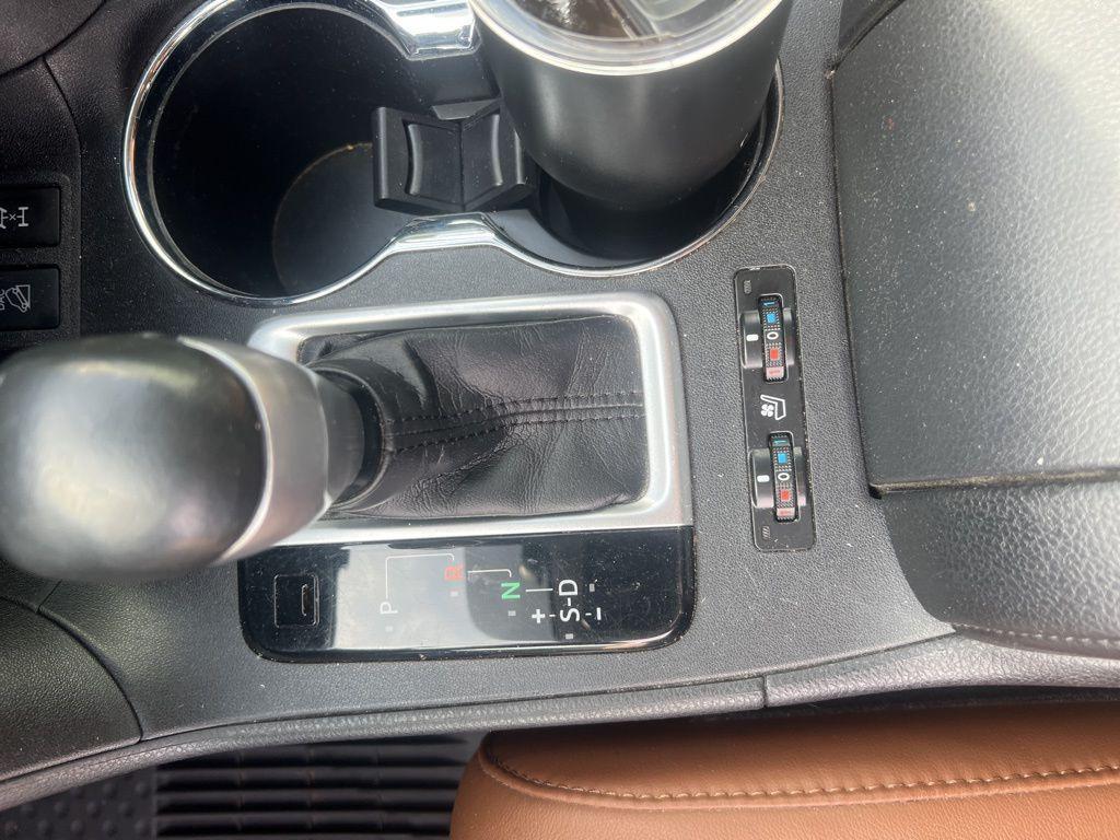 used 2019 Toyota Highlander car, priced at $25,922