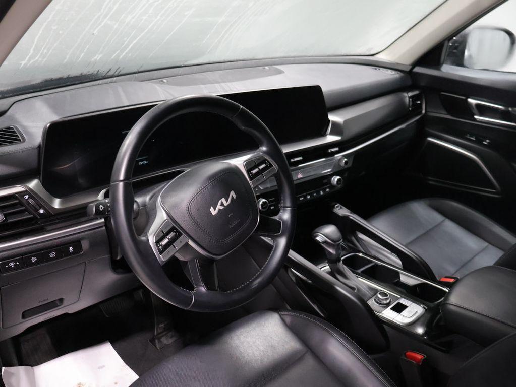used 2025 Kia Telluride car, priced at $35,500