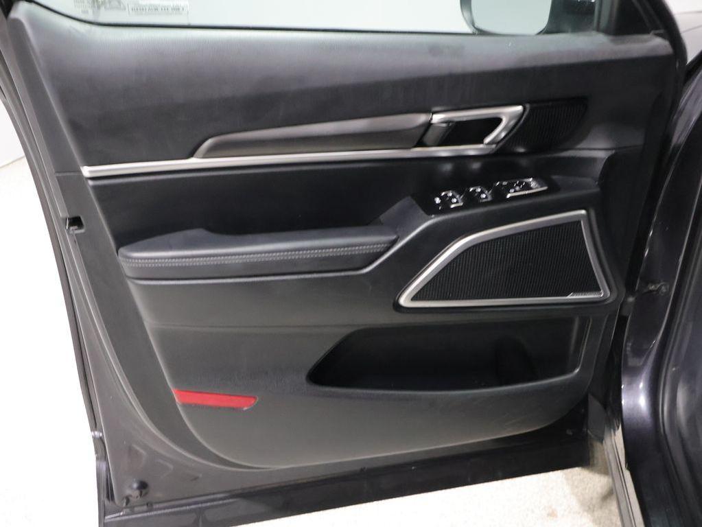 used 2025 Kia Telluride car, priced at $35,500