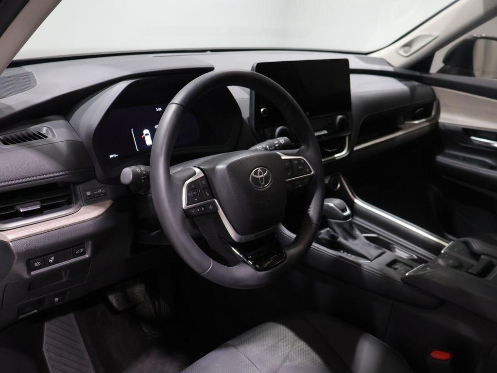 used 2025 Toyota Grand Highlander car, priced at $44,900