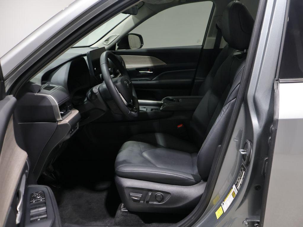 used 2025 Toyota Grand Highlander car, priced at $44,900