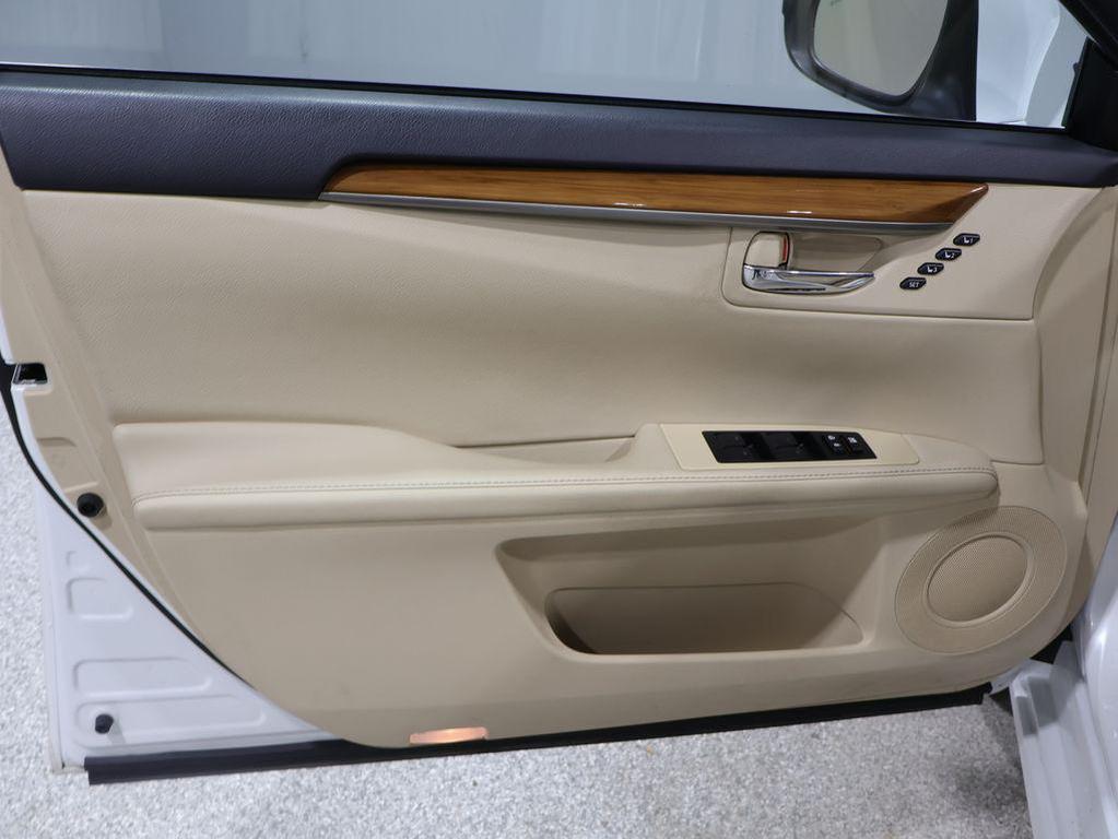 used 2014 Lexus ES 300h car, priced at $17,578