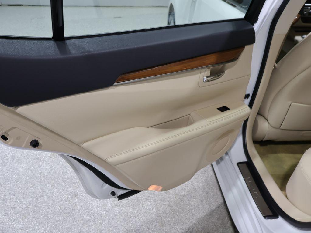 used 2014 Lexus ES 300h car, priced at $17,578