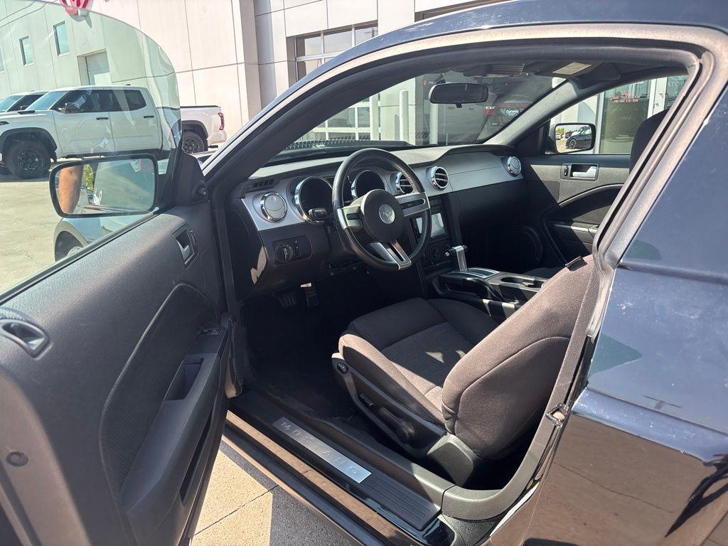 used 2009 Ford Mustang car