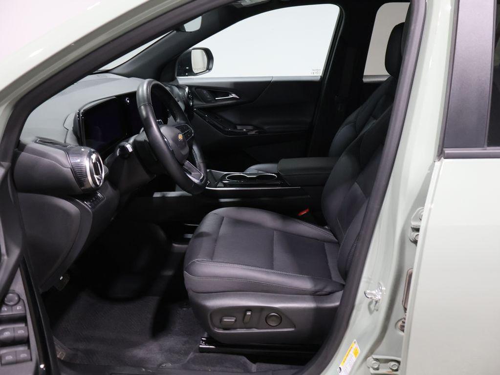 used 2025 Chevrolet Equinox car, priced at $25,469