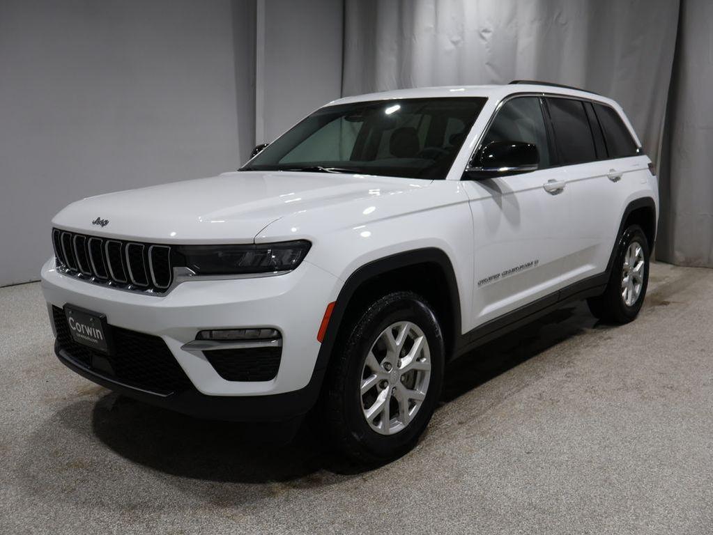 used 2024 Jeep Grand Cherokee car, priced at $31,430