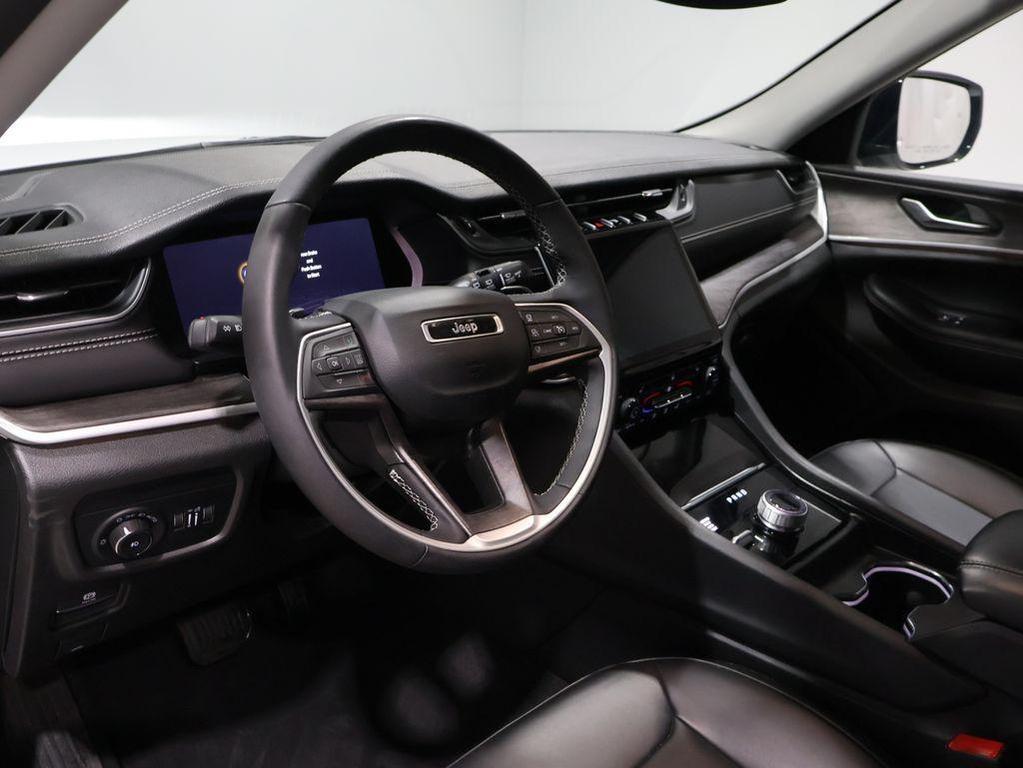 used 2024 Jeep Grand Cherokee car, priced at $31,430