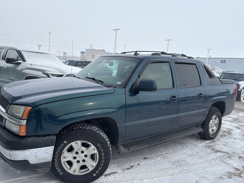 used 2006 Chevrolet Avalanche car, priced at $6,999