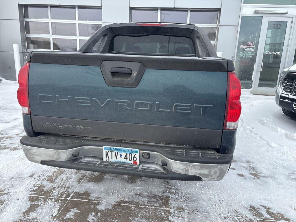 used 2006 Chevrolet Avalanche car, priced at $6,999