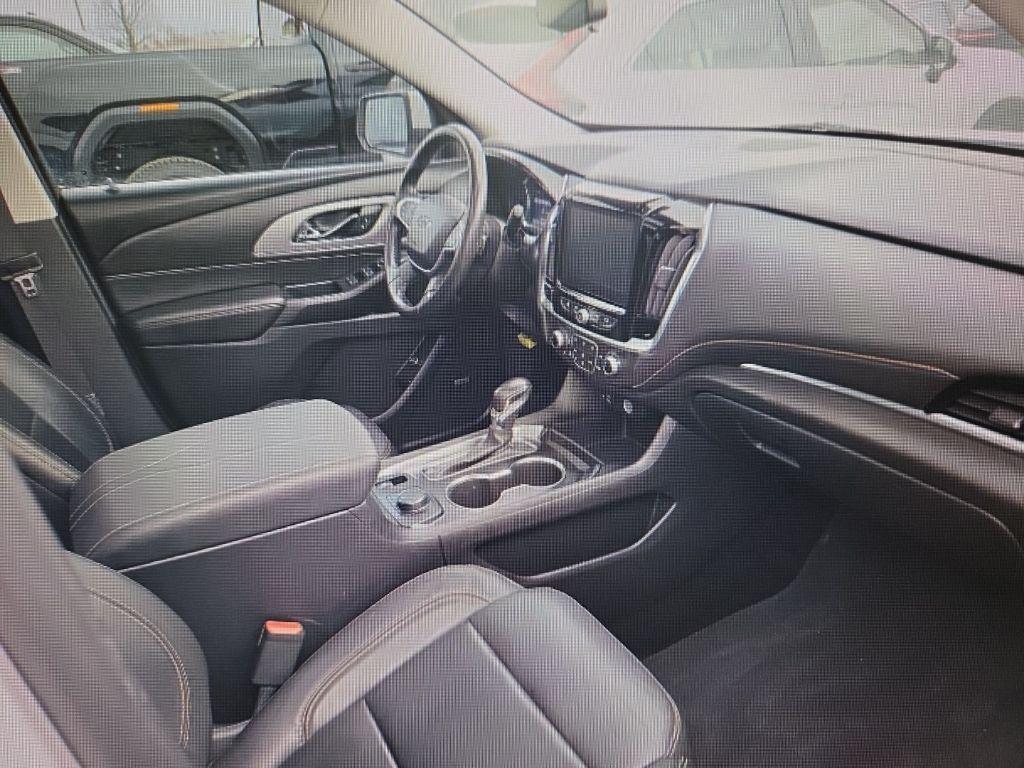 used 2021 Chevrolet Traverse car, priced at $31,886