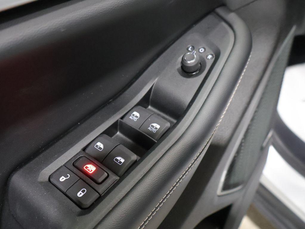 used 2023 Jeep Grand Cherokee L car, priced at $34,337