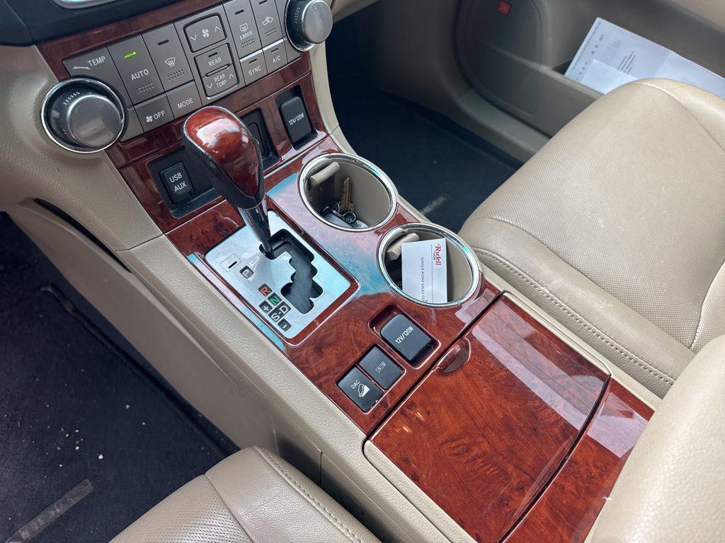 used 2013 Toyota Highlander car, priced at $11,630