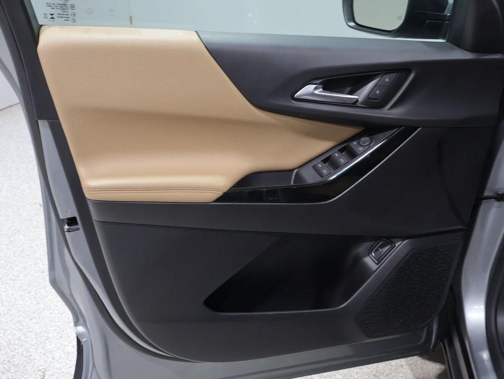 used 2025 Chevrolet Equinox car, priced at $29,998