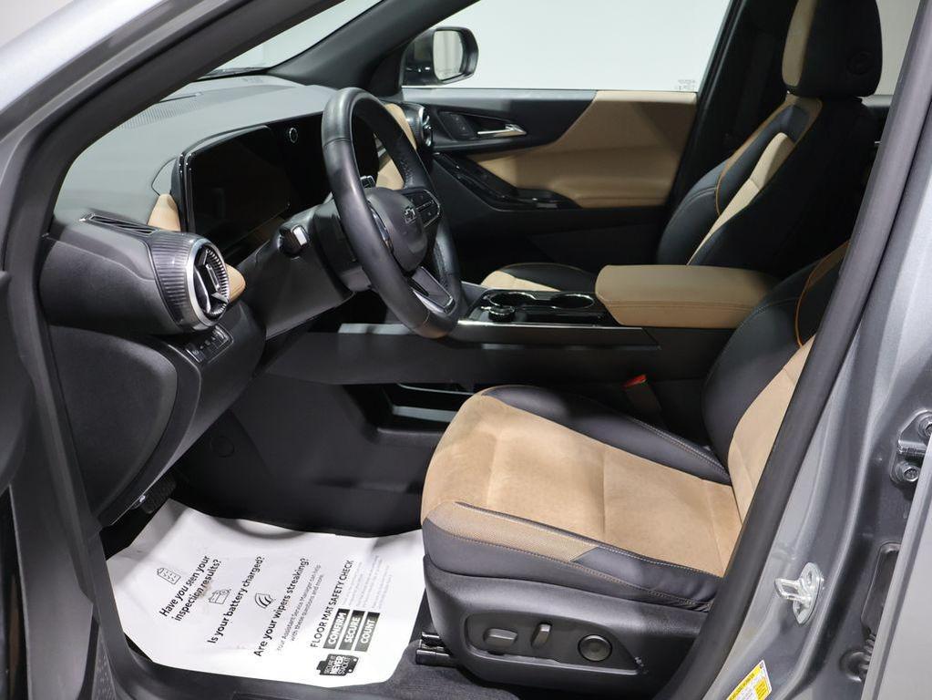 used 2025 Chevrolet Equinox car, priced at $29,998