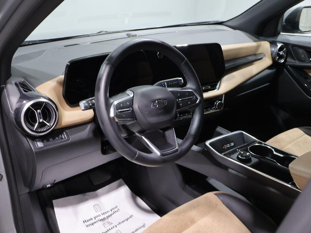 used 2025 Chevrolet Equinox car, priced at $29,998