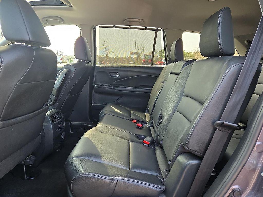 used 2022 Honda Pilot car, priced at $31,698
