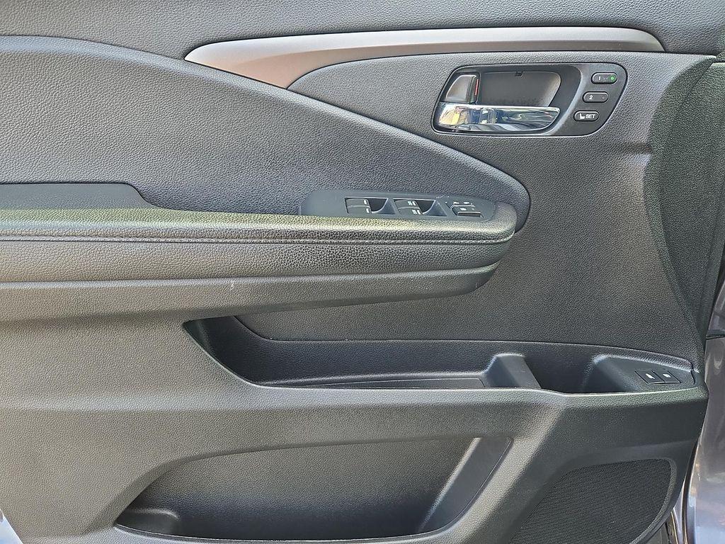 used 2022 Honda Pilot car, priced at $31,698