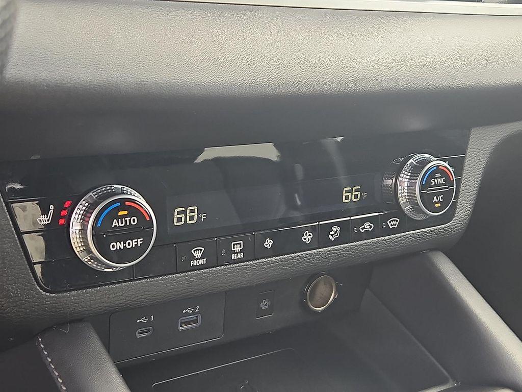 used 2024 Mitsubishi Outlander car, priced at $24,999