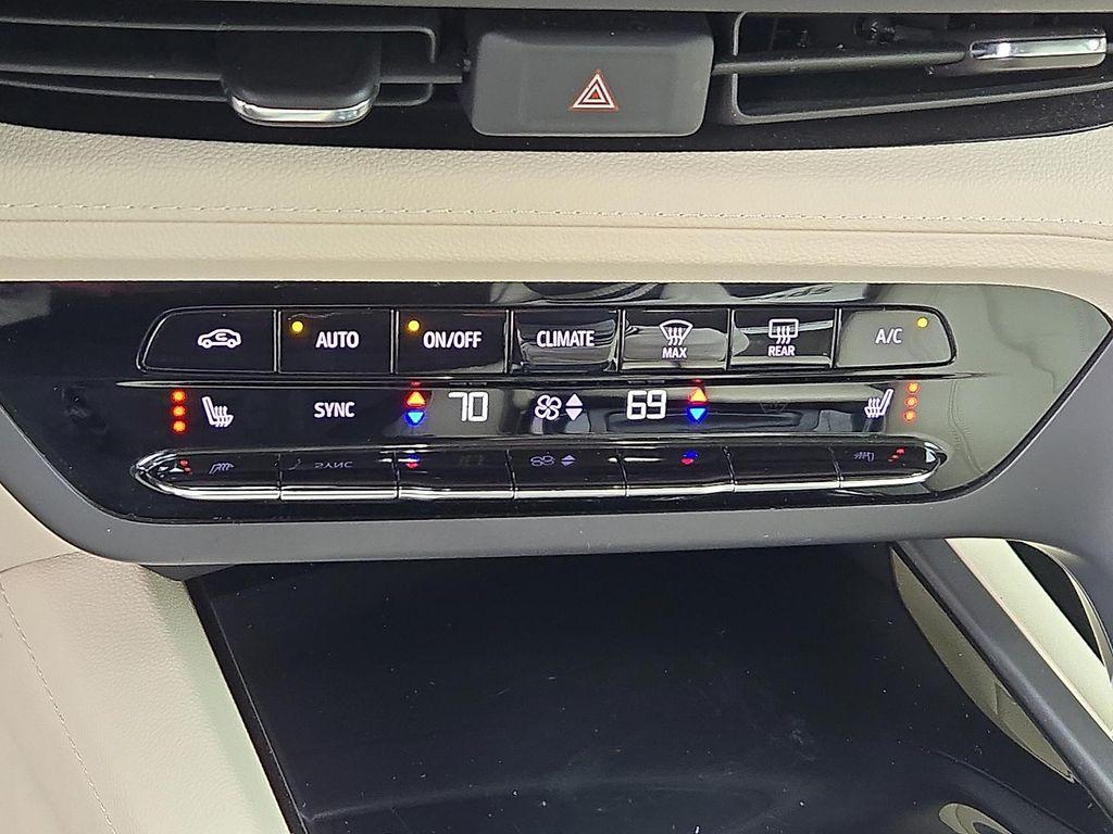 used 2022 Buick Envision car, priced at $25,999